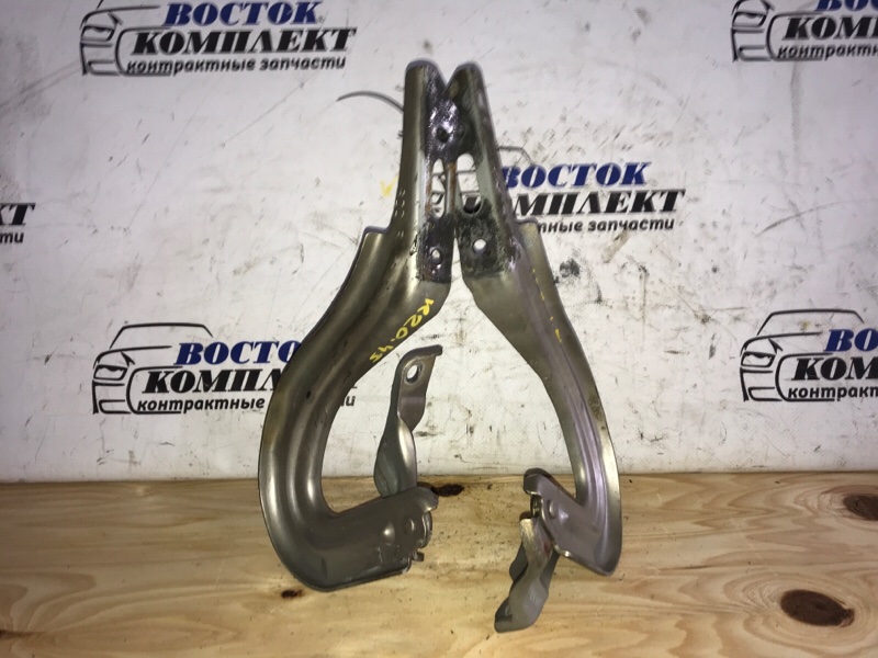 Петля капота Honda Mobilio GB1 L15A