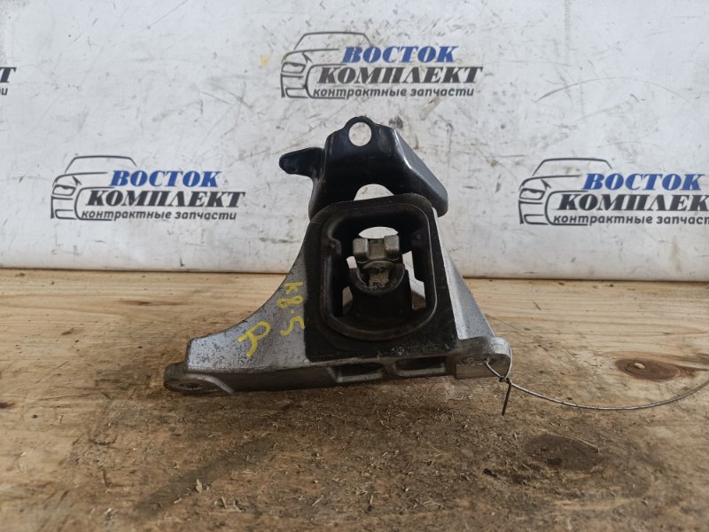 Подушка двигателя Honda Stream RN6 R18A лев
