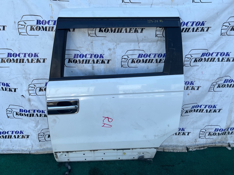 Дверь боковая Honda Elysion 2007 RR1 K24A зад лев