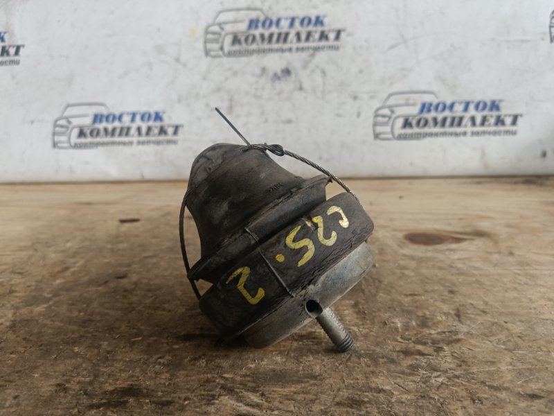 Подушка двигателя Volvo V70 прав