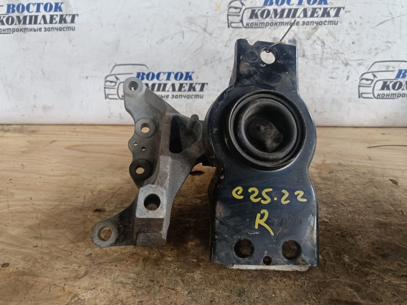 Подушка двигателя Suzuki Landy SC25 MR20DD прав