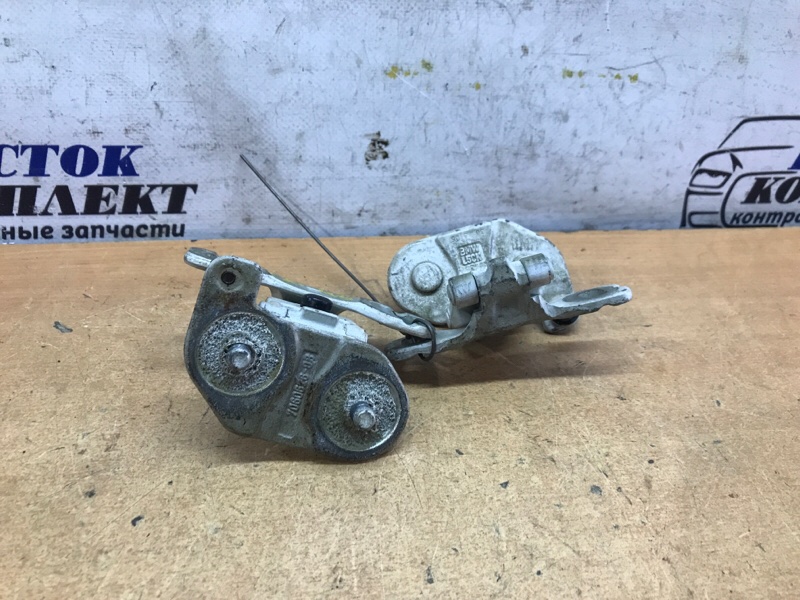Петля двери багажника BMW 118I E46 N461320BY