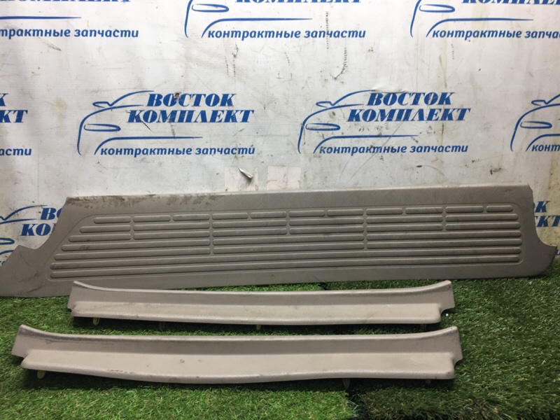 Накладка порога Honda Stepwgn 2001 RF3 K20A