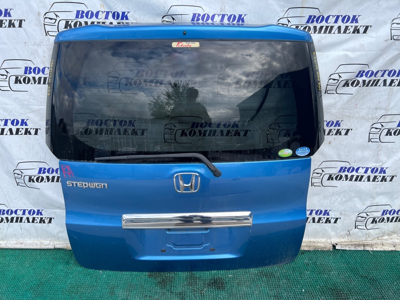 Дверь задняя багажника Honda Stepwgn 2010 RK1 R20A