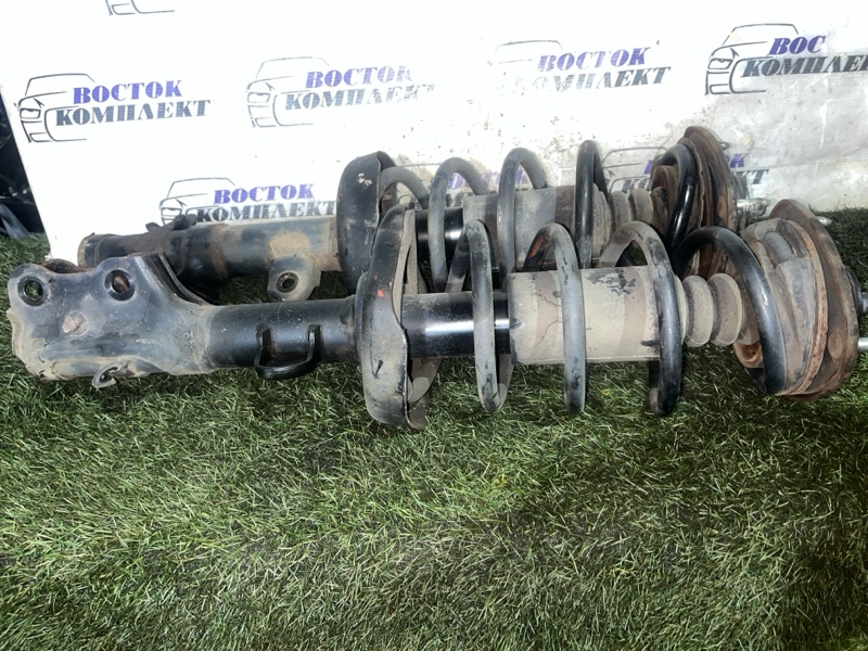 Стойка подвески Honda Stepwgn 2011 RK5 R20A перед прав