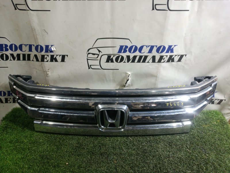 Решетка радиатора Honda Stepwgn 2012 RK5 R20A