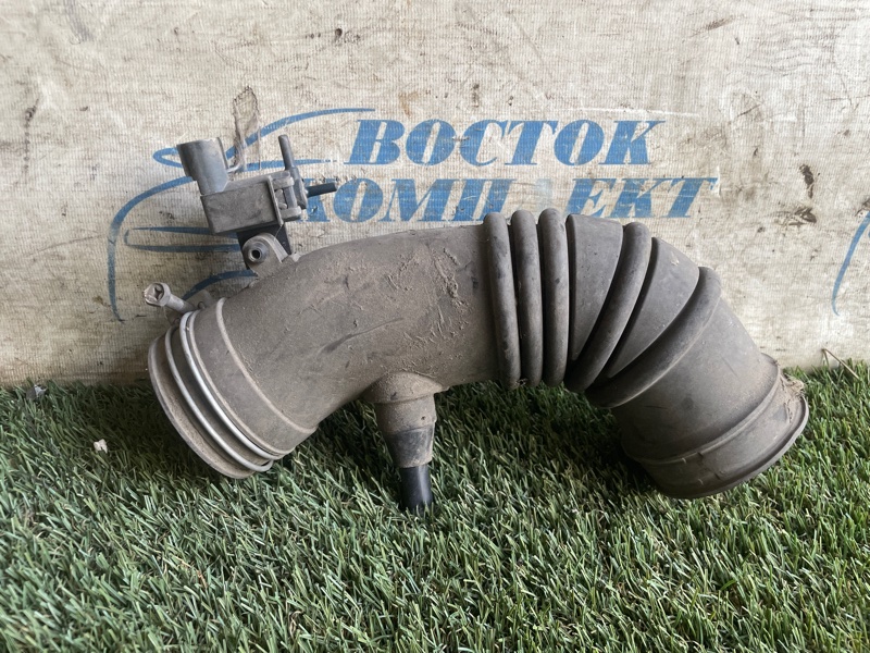 Патрубок воздушного фильтра Toyota Gaia SXM15 3S-FE
