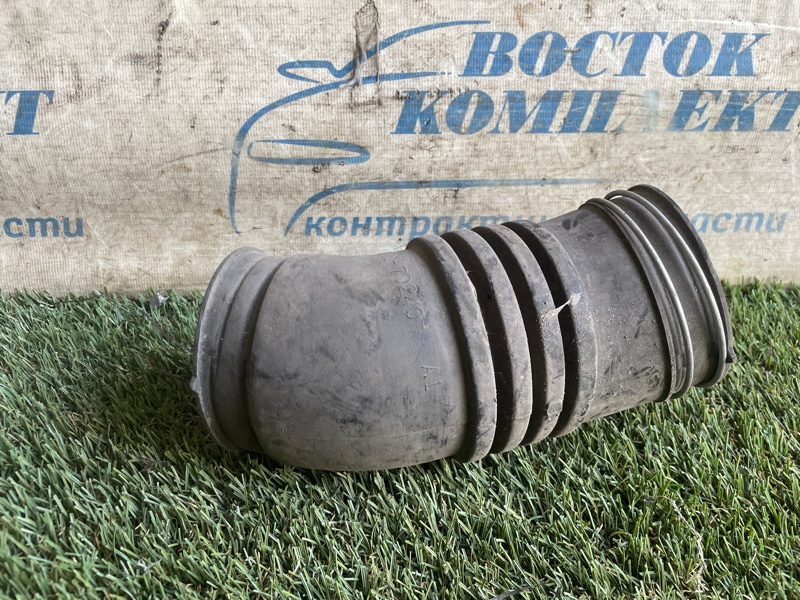 Патрубок воздушного фильтра Toyota Crown GS141 1G-FE