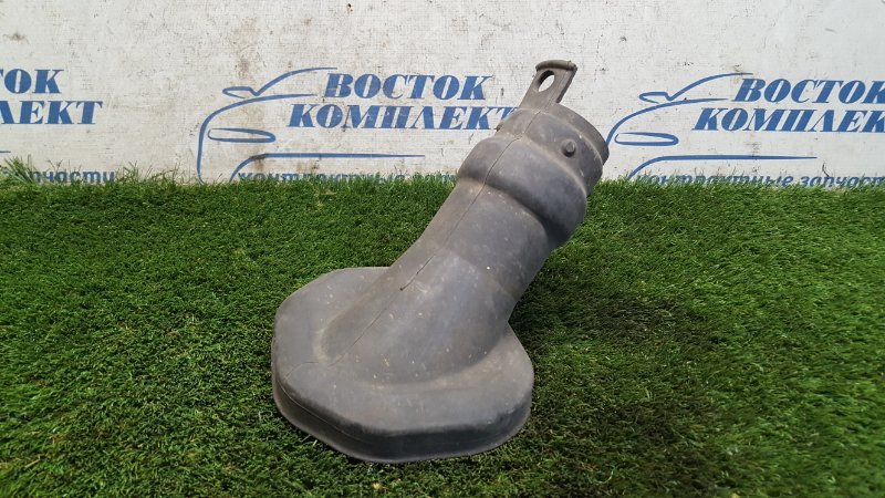 Пыльник рулевого кардана Toyota Isis ZNM10G 1ZZ-FE