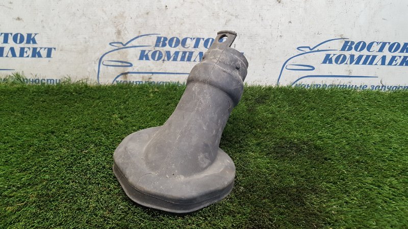 Пыльник рулевого кардана Toyota Isis ZNM10G 1ZZ-FE