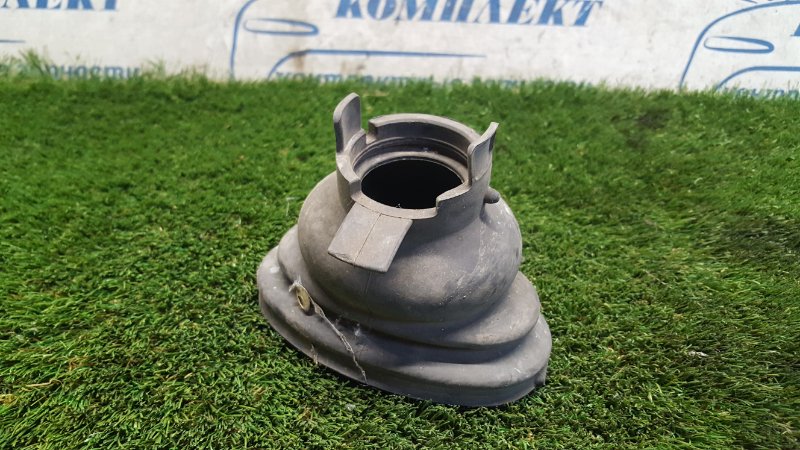 Пыльник рулевого кардана Toyota BB NCP31 1NZ-FE