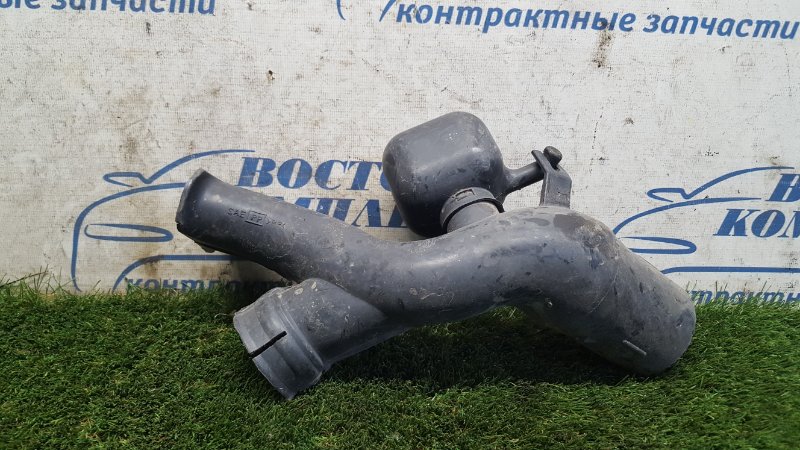 Воздухозаборник Nissan Wingroad WHNY11 QG18DE