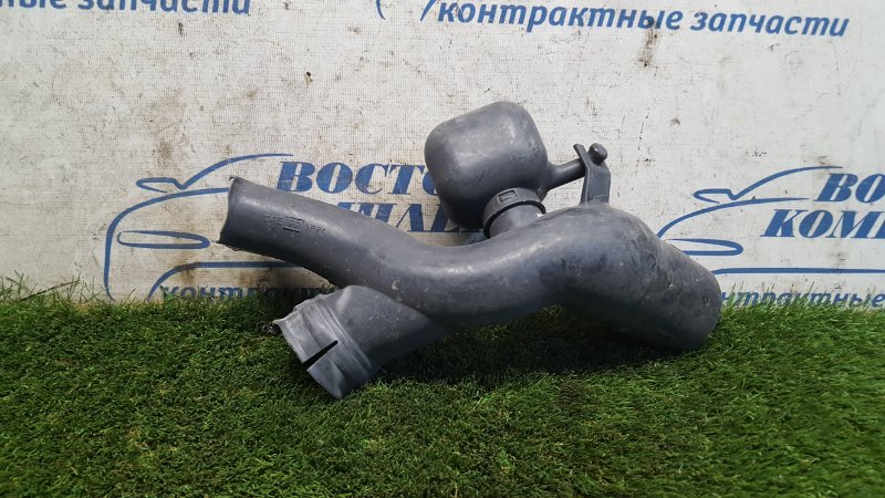 Воздухозаборник Nissan Wingroad WHNY11 QG18DE