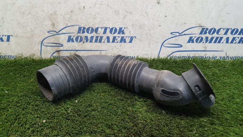 Воздухозаборник Toyota .  1NZ