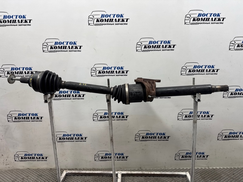 Привод Volvo V50 2012 MW43 B4204S3 перед прав