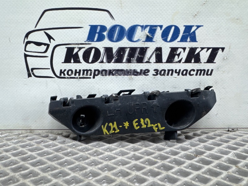 Клипса бампера Nissan Note E12 HR15DE перед лев