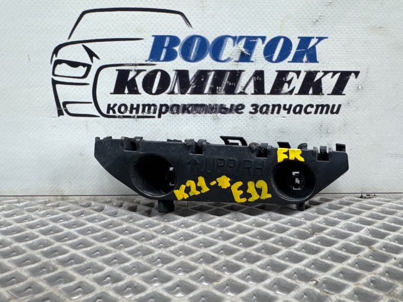 Клипса бампера Nissan Note E12 HR15DE перед прав