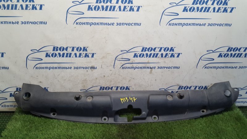 Накладка на рамку радиатора Honda Stream 2007 RN6 R18A