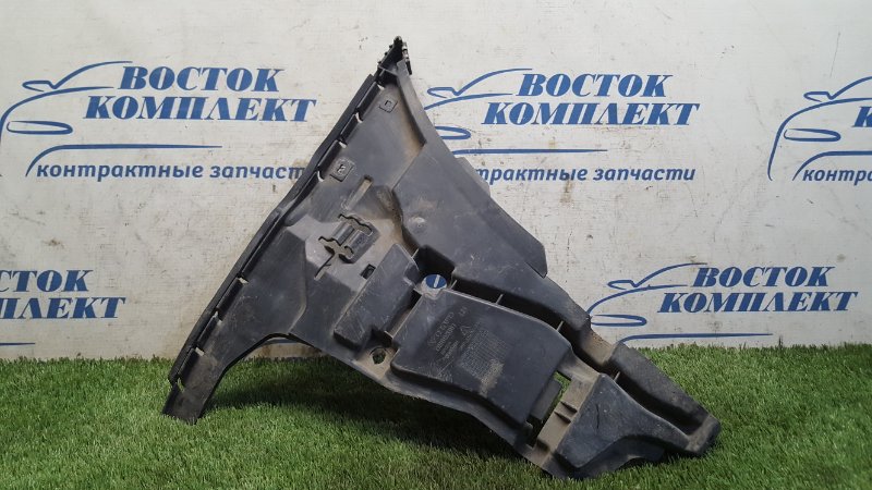 Клипса бампера Volvo V70 2006 SW65 B5244S перед лев