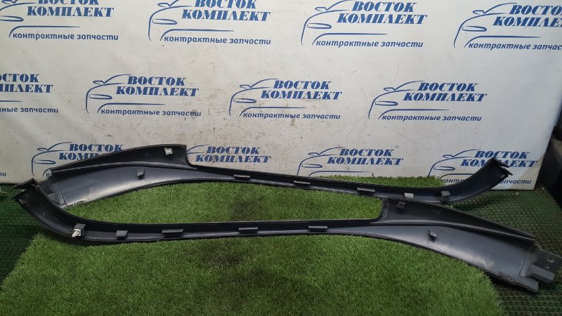 Молдинг лобового стекла Honda Stepwgn RF3 K20A