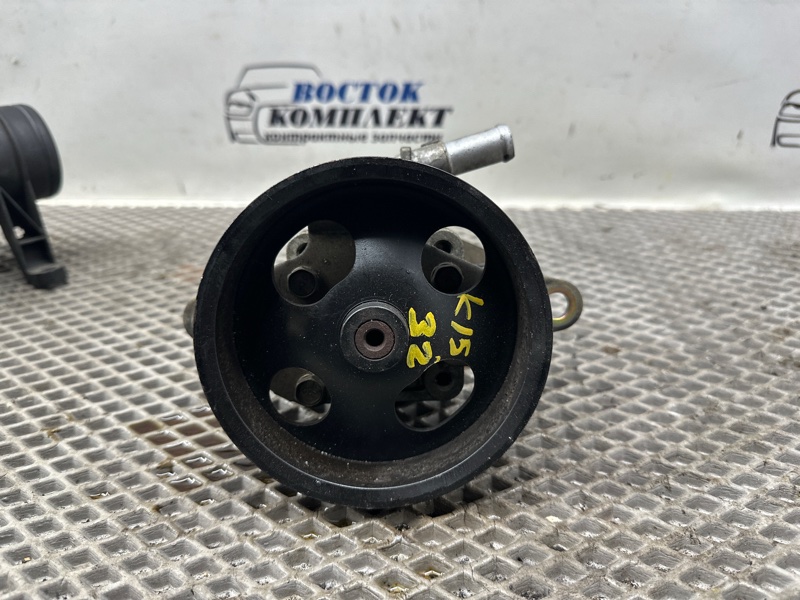 Насос гидроусилителя Nissan Serena TC24 QR20DE