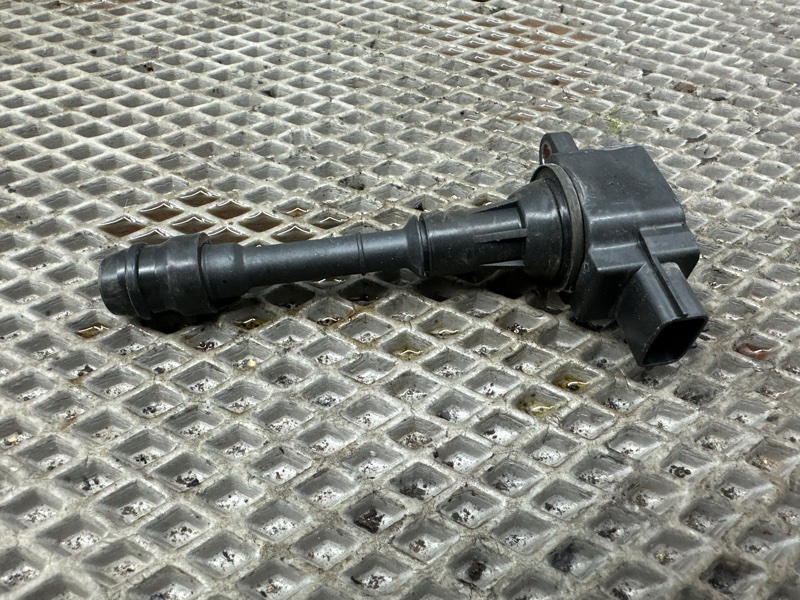 Катушка зажигания Nissan Serena TC24 QR20DE