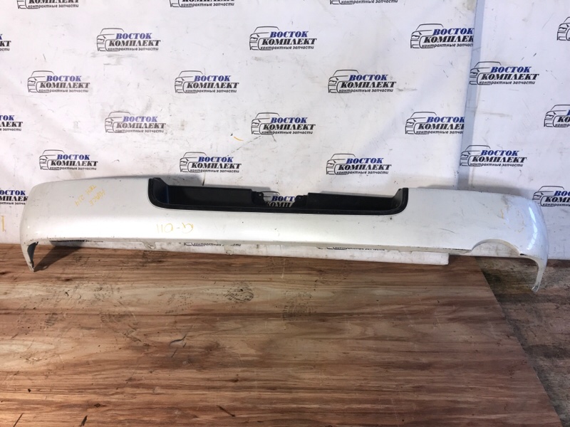 Бампер Toyota Hiace TRH214 1TR-FE зад