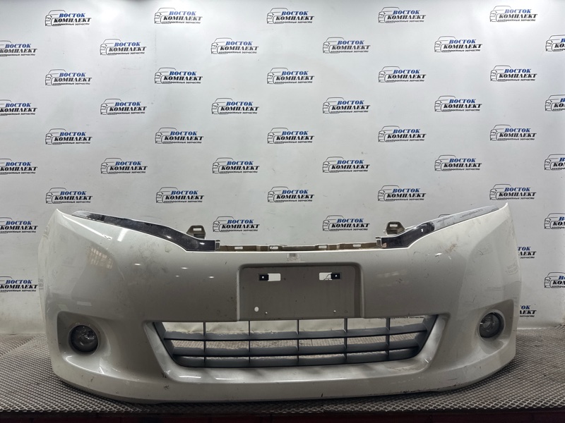 Бампер Nissan Serena NC26 MR20DD перед