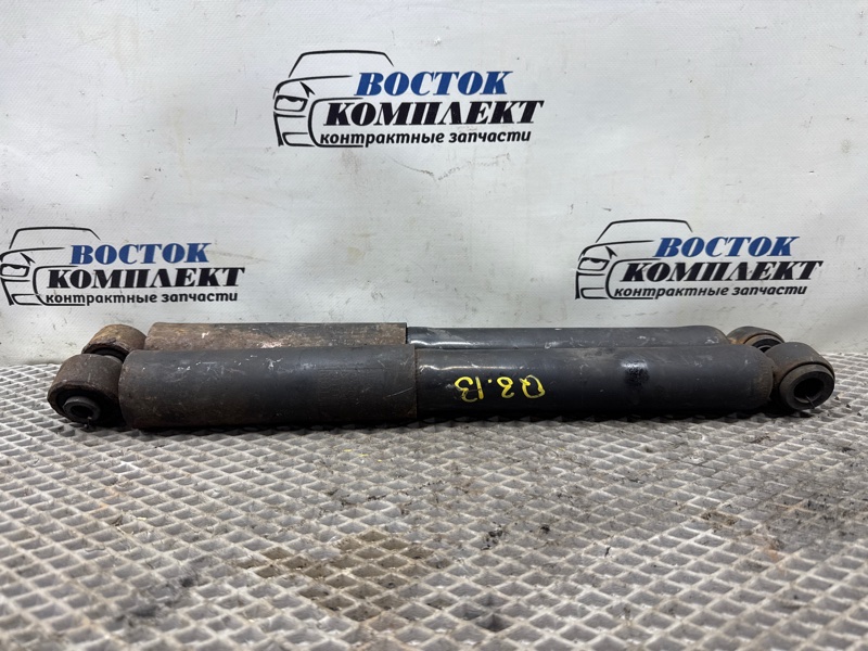 Амортизатор подвески Isuzu Bighorn 2000 UBS73GW 4JX1 зад