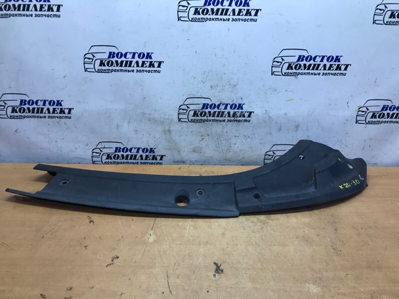 Накладка на рамку радиатора Audi TT TRUZZZ BVR лев