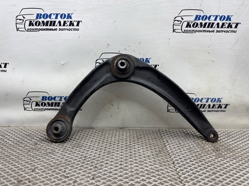 Рычаг подвески Peugeot 3008 2013 T84 EP6CDT перед прав