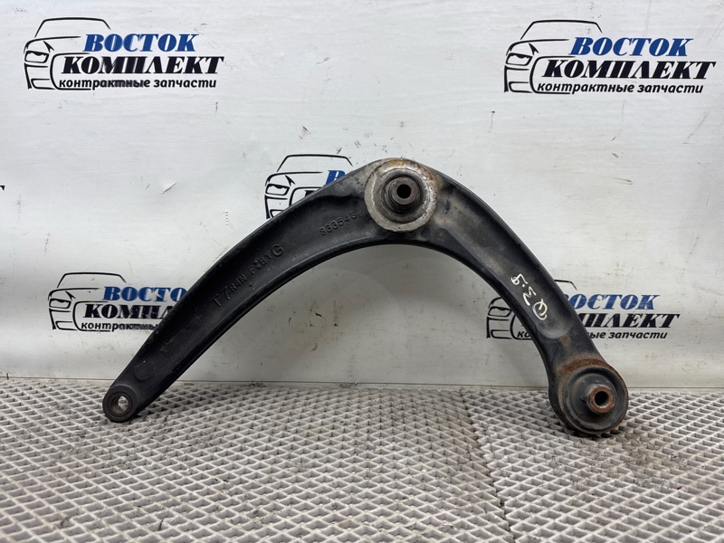 Рычаг подвески Peugeot 3008 2013 T84 EP6CDT перед лев