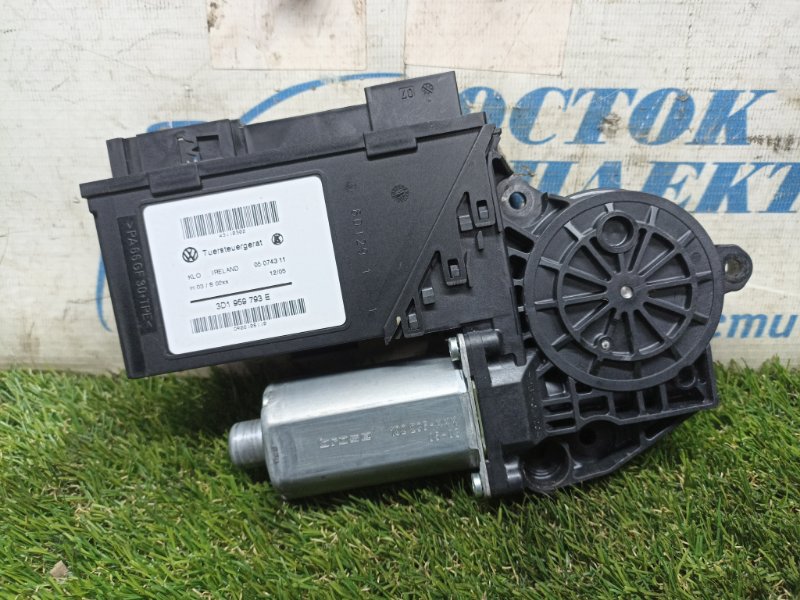 Мотор стеклоподъемника Volkswagen Touareg 2005 7L6 BMX перед лев