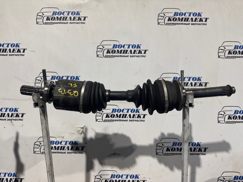 Привод Isuzu Bighorn 2000 UBS73GW 4JX1 перед лев