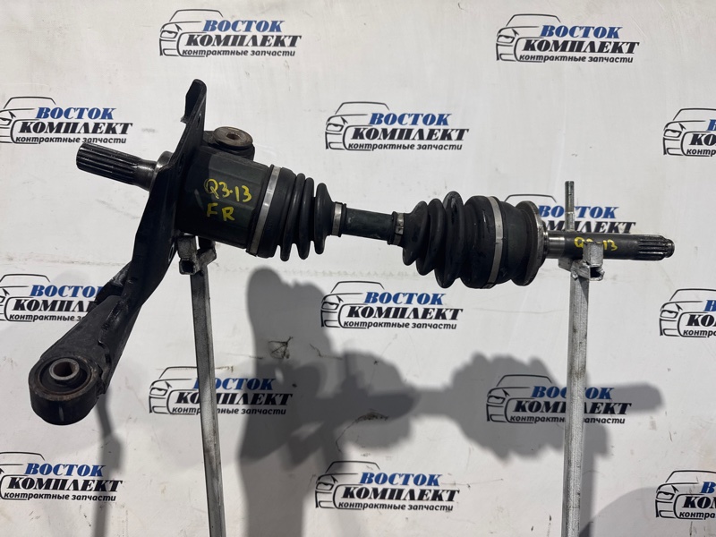 Привод Isuzu Bighorn 2000 UBS73GW 4JX1 перед прав