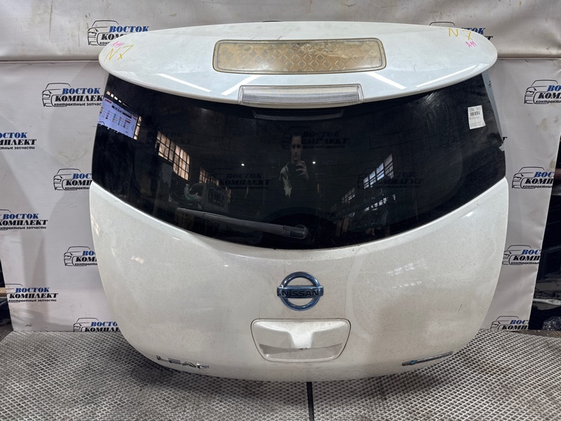 Дверь задняя багажника Nissan Leaf 2010 AZE0 EM57