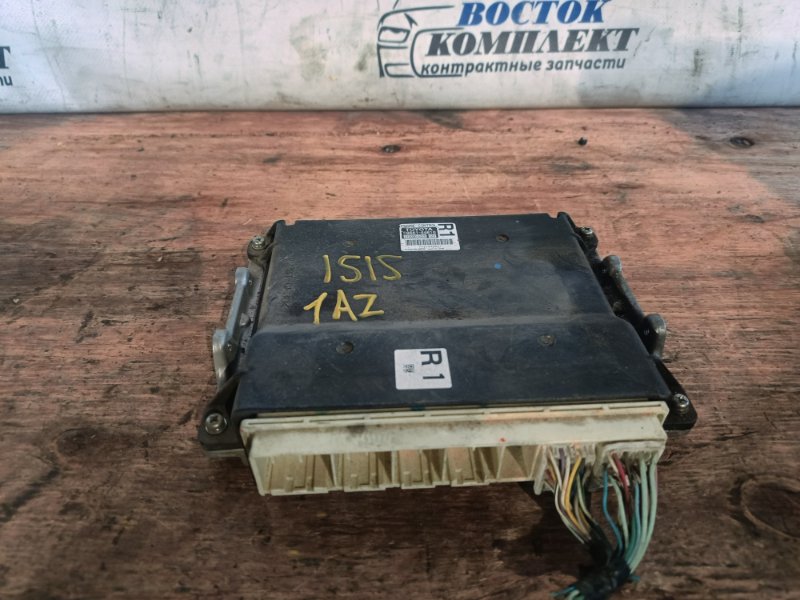 Блок управления ДВС Toyota Isis ANM10W 1AZ-FSE