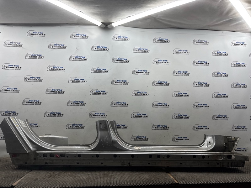 Порог кузова BMW 745i 2004 E65 N62B36 прав