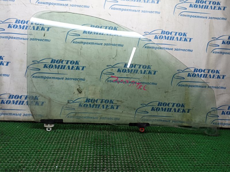 Стекло боковое Toyota Funcargo NCP20 2NZ-FE перед прав