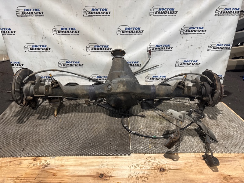 Мост Isuzu Bighorn 2000 UBS73GW 4JX1 зад