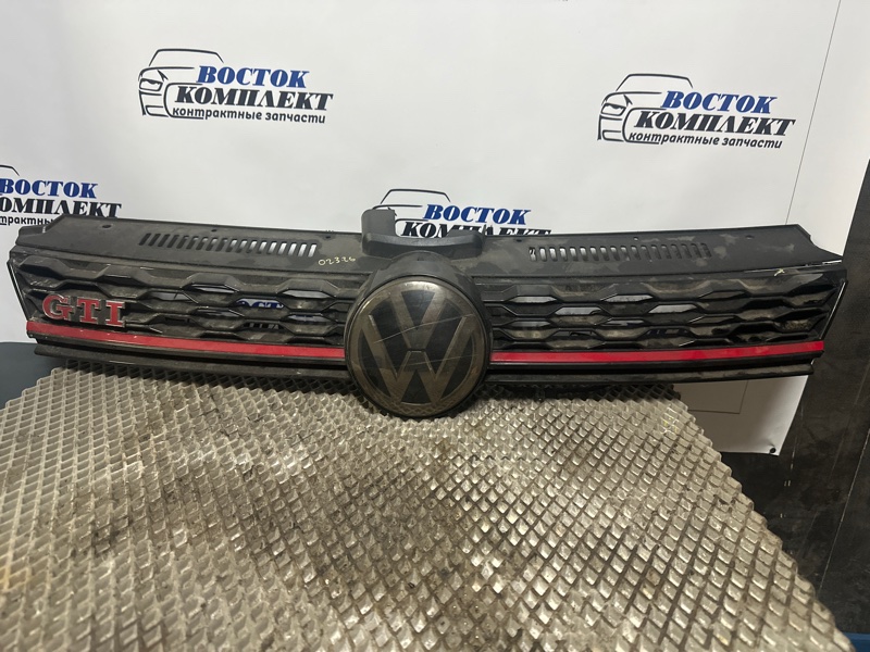 Решетка радиатора Volkswagen Golf 2017 5G1 CHHA