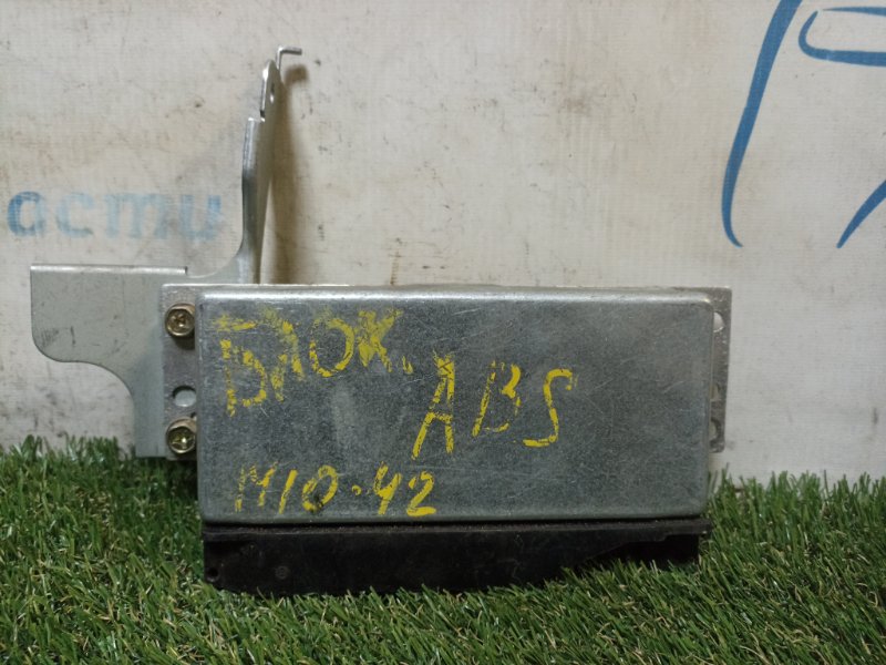 Блок управления ABS Nissan Cube Z10 CG13DE