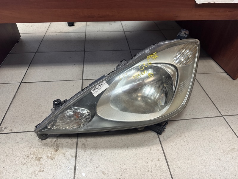 Фара Honda Fit GE6 L13A лев