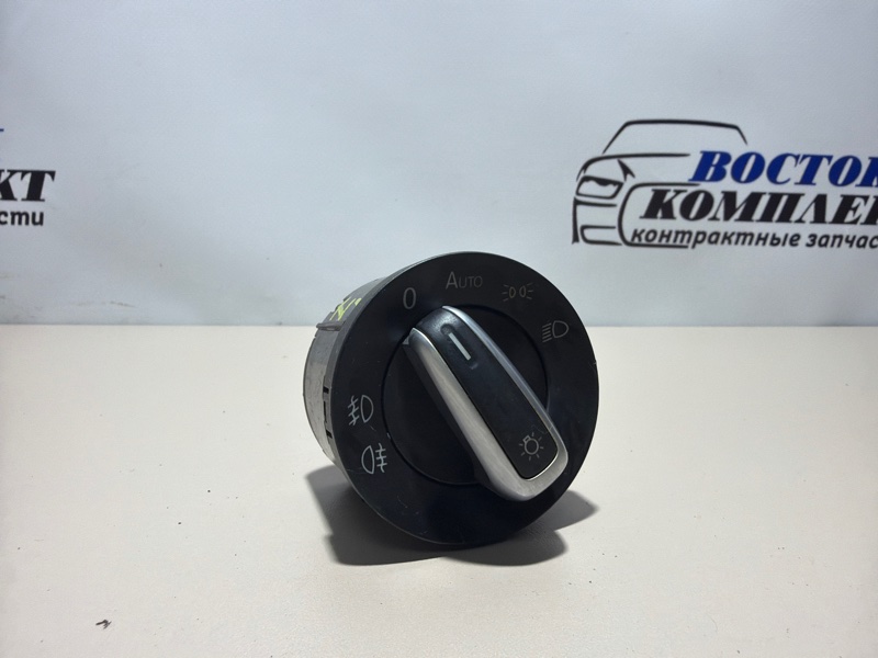 Блок включения фар Volkswagen Golf  CAV