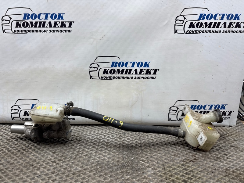 Главный тормозной цилиндр Nissan Serena C25 MR20DE