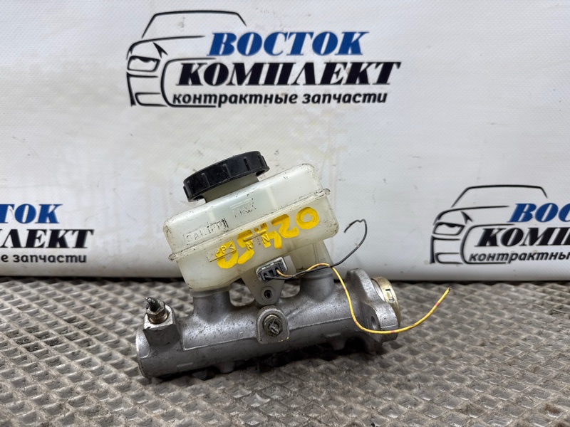Главный тормозной цилиндр Nissan Cima HF50 VQ30DET