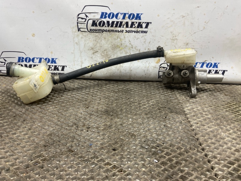 Главный тормозной цилиндр Nissan Serena CC25 MR20DE