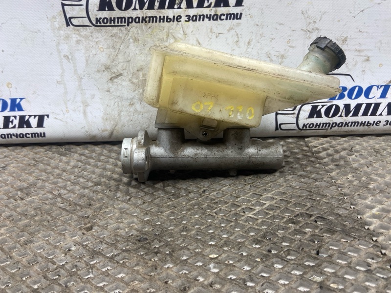 Главный тормозной цилиндр Nissan Cube BZ11 CR14DE