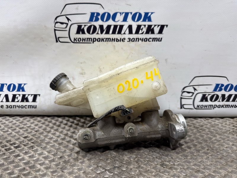 Главный тормозной цилиндр Nissan March BNK12 CR14DE