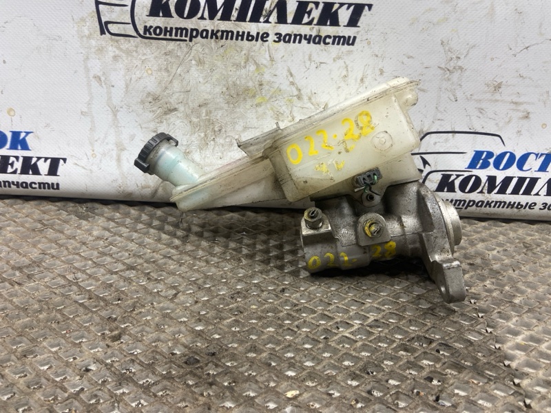 Главный тормозной цилиндр Nissan Juke YF15 HR15DE